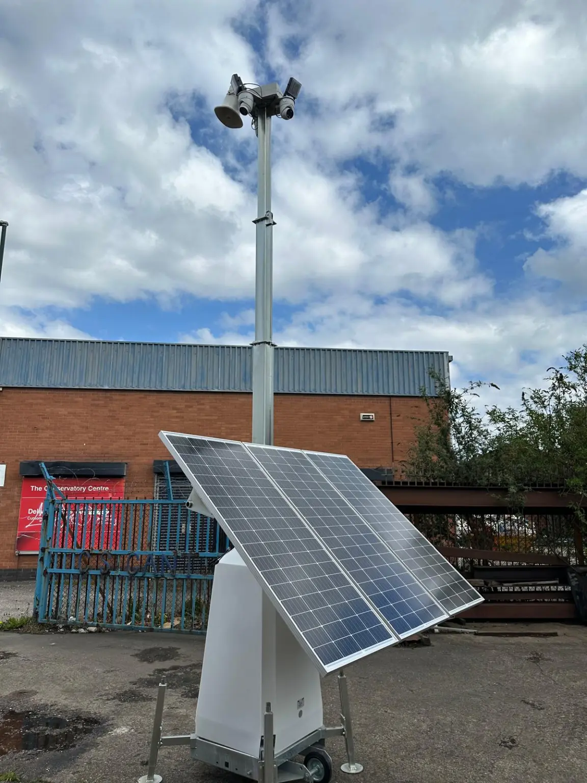 Castor Wheel Mobile CCTV Tower — Lightweight Manually Positioned Construction Site Security